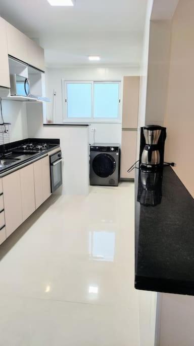 Apto Novo Pe Na Areia 2dorm Pe Na Areia * Praia Grande (Santos)